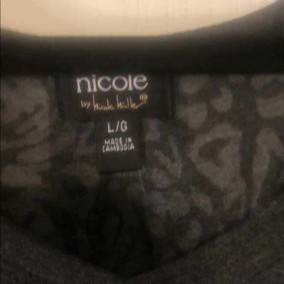 ♥️ Nicole by Nicole Miller TShirt. Size Large. - Picture 4 of 7